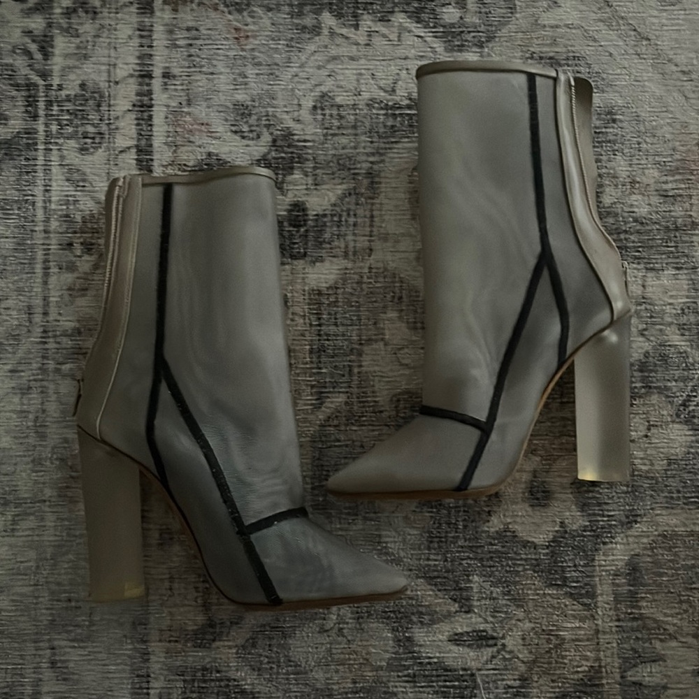Yeezy mesh heels